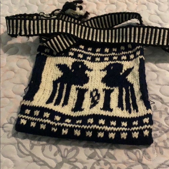 CROCHET HANDCRAFTED CROSSBODY PURSE - Picture 3 of 3